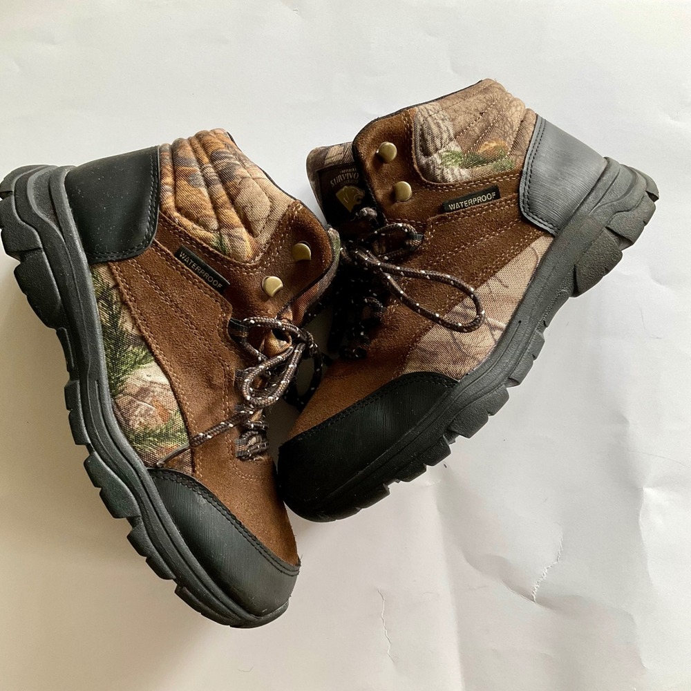 Herman Survivors Mens 9 Waterproof Hiking Boots Camo Brown Leather Hunting Shoes
